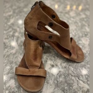 Bed Stu sandals. Size 8 and color brown.